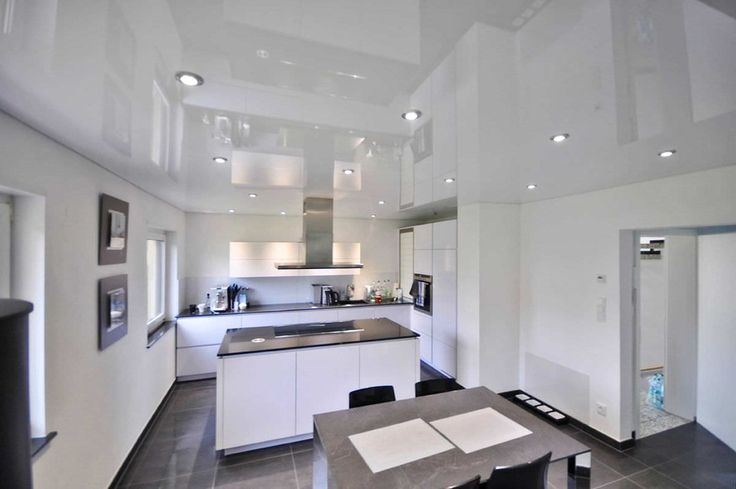 Blizgios įtempiamos lubos